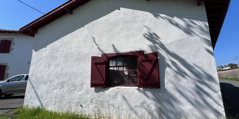 appartement à BARDOS (64520)