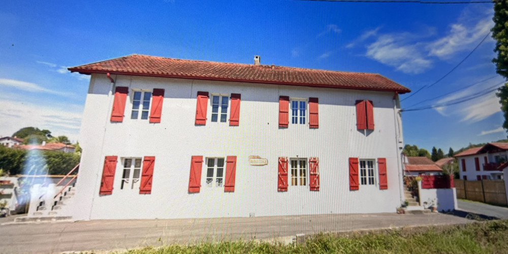 appartement à ST PEE SUR NIVELLE (64310)