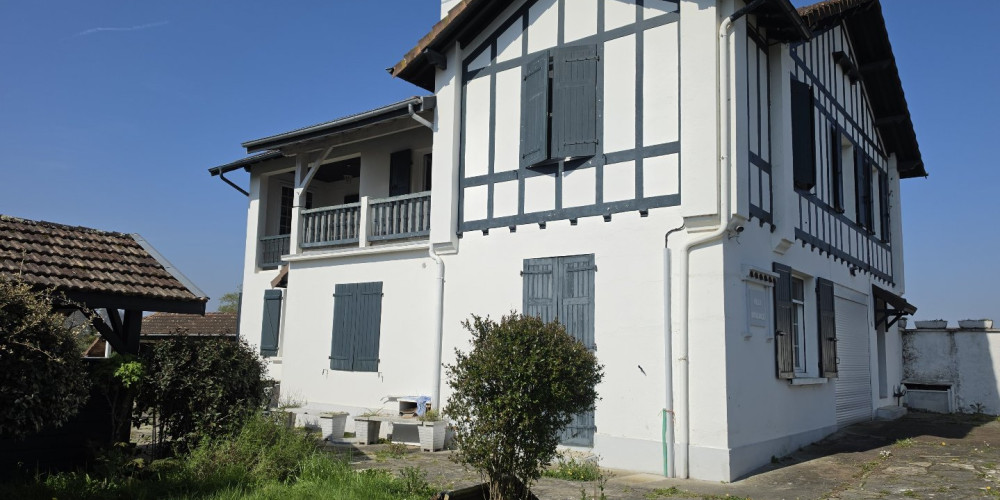 maison à PUYOO (64270)