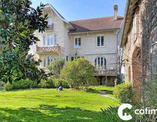 maison  THEZE