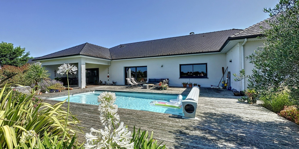 maison à PAU (64000)