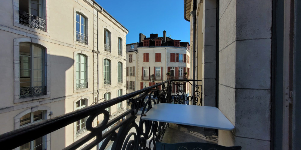 appartement à PAU (64000)