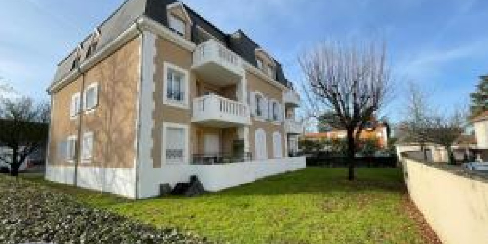 appartement à PAU (64000)