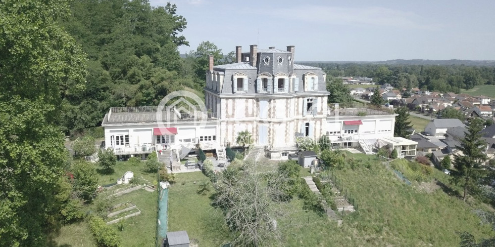 appartement à NAY (64800)