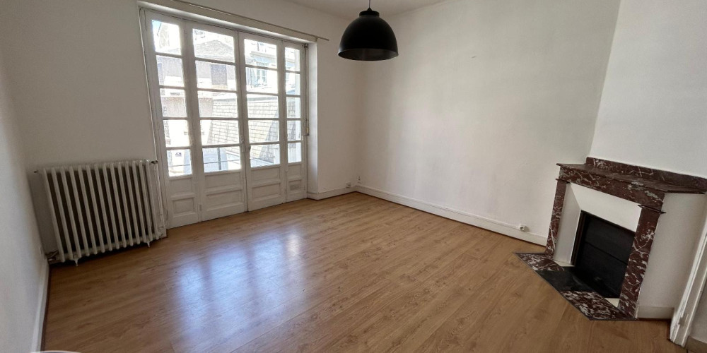 appartement à PAU (64000)