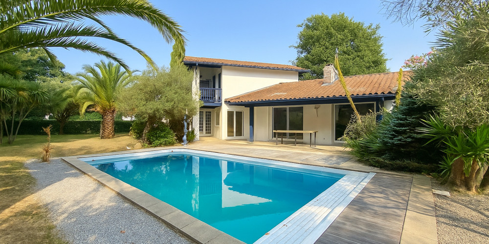 maison à BASSUSSARRY (64200)