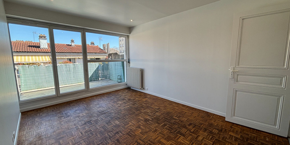 appartement à PAU (64000)