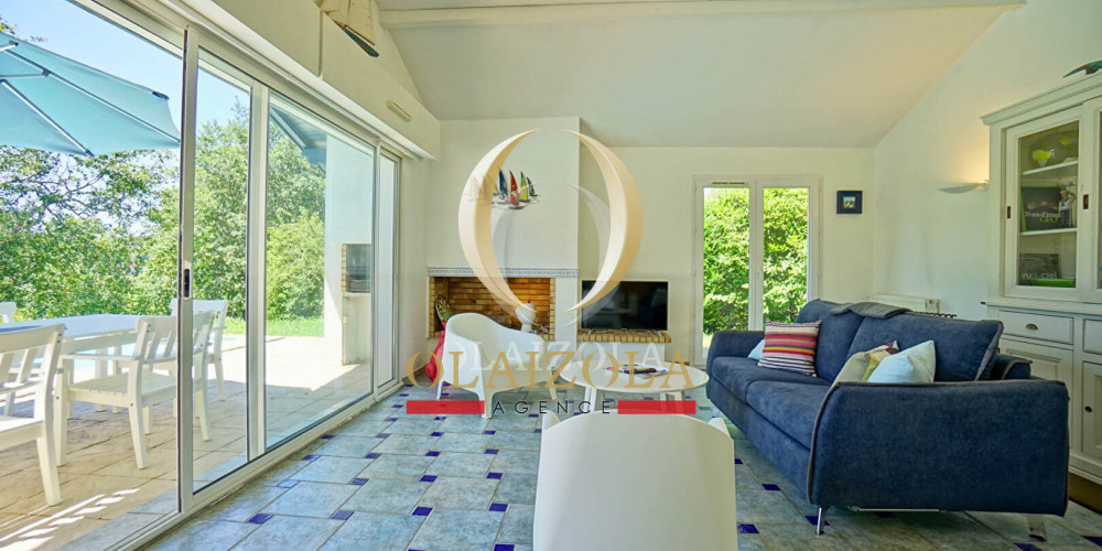 maison à BASSUSSARRY (64200)