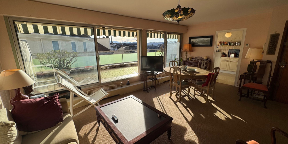 appartement à PAU (64000)