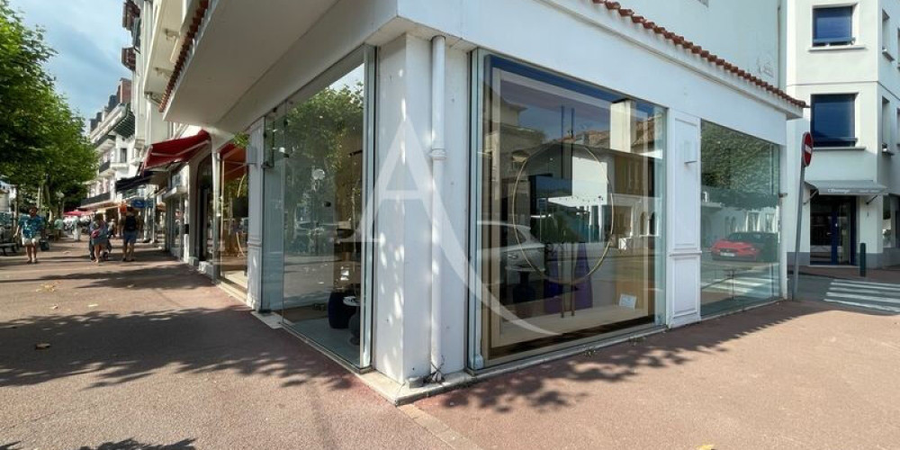 local commercial à ST JEAN DE LUZ (64500)