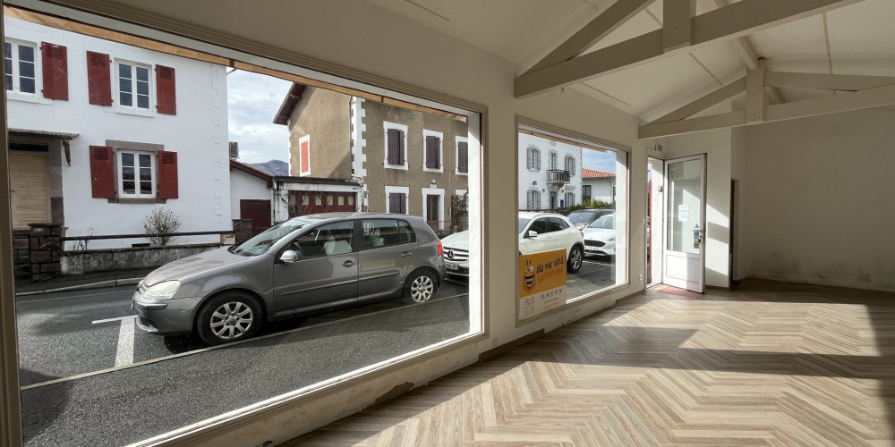 local commercial à ST JEAN PIED DE PORT (64220)