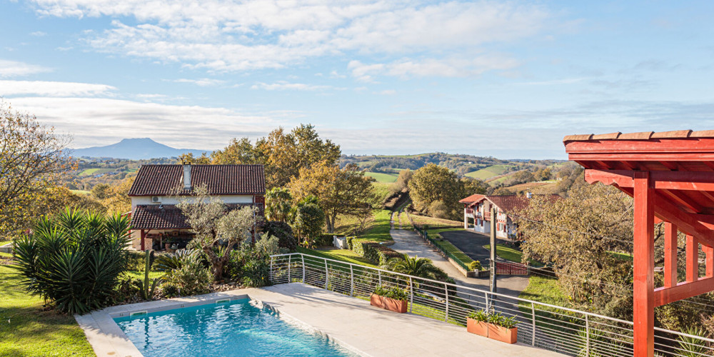 maison à LARRESSORE (64480)