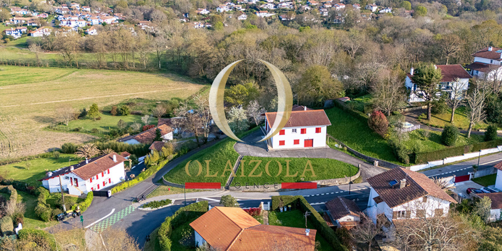 maison à BASSUSSARRY (64200)