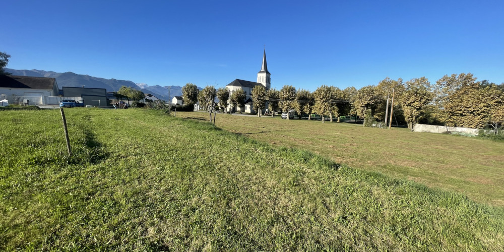 terrain à NAY (64800)