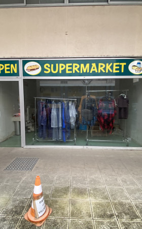 Local commercial  LOURDES