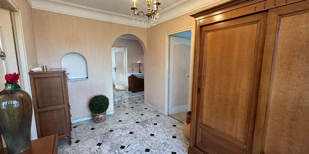 maison à PAU (64000)