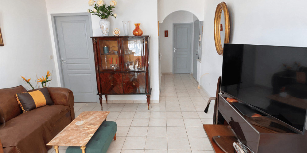 appartement à NAY (64800)