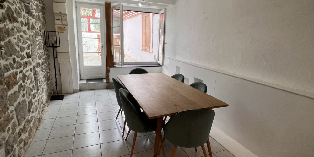 maison à AINHICE MONGELOS (64220)
