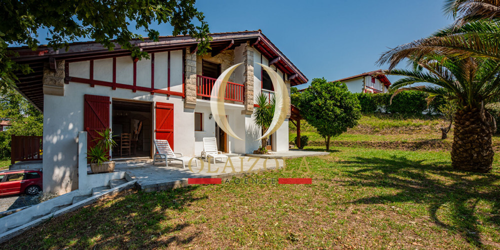 maison à ST PEE SUR NIVELLE (64310)