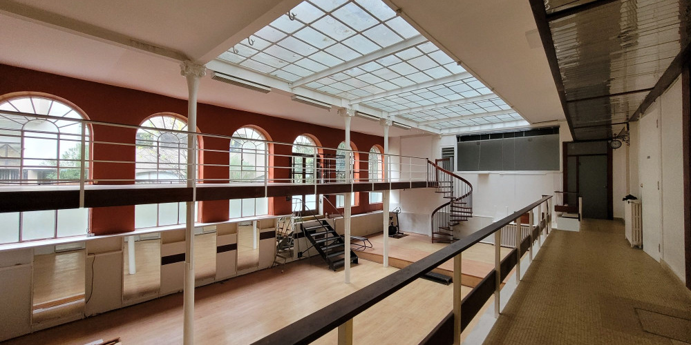 local commercial à PAU (64000)