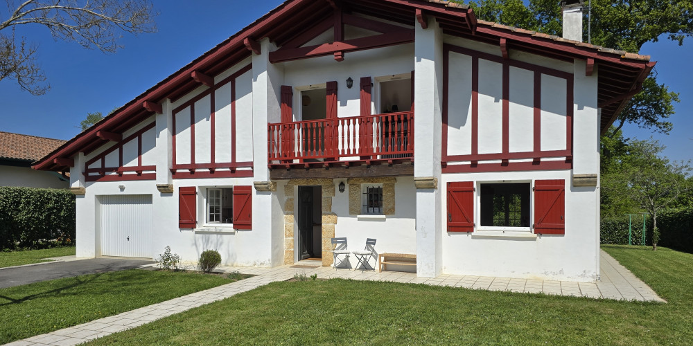 maison à USTARITZ (64480)
