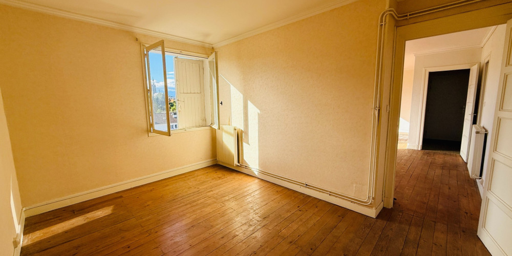 appartement à PAU (64000)