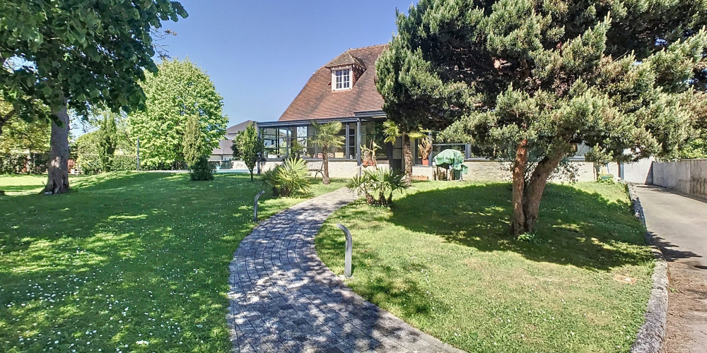 maison à PAU (64000)
