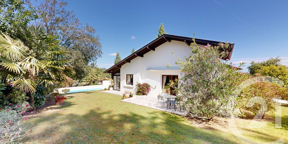 maison à BASSUSSARRY (64200)