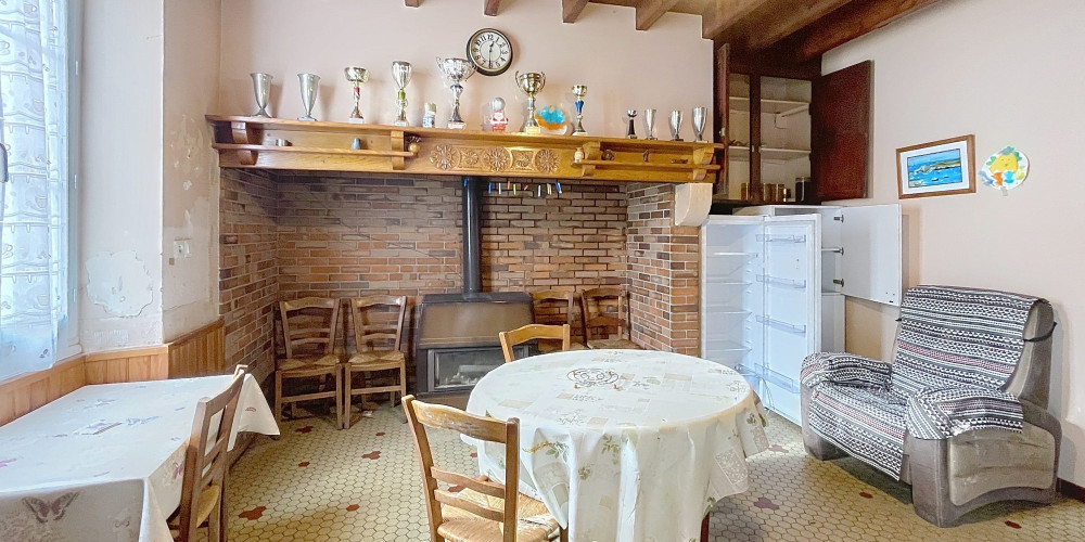 maison à LASCLAVERIES (64450)