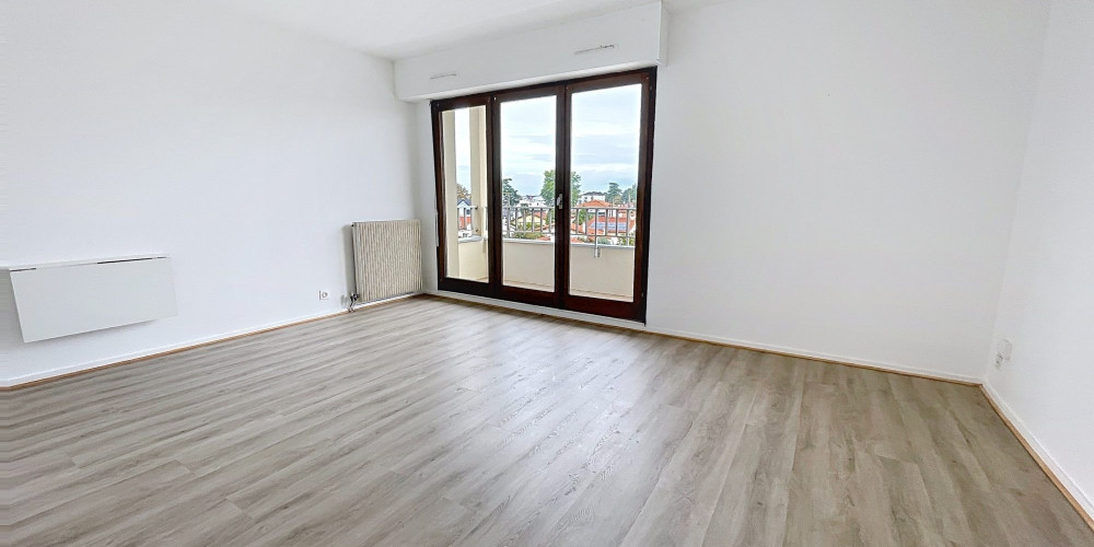 appartement à PAU (64000)