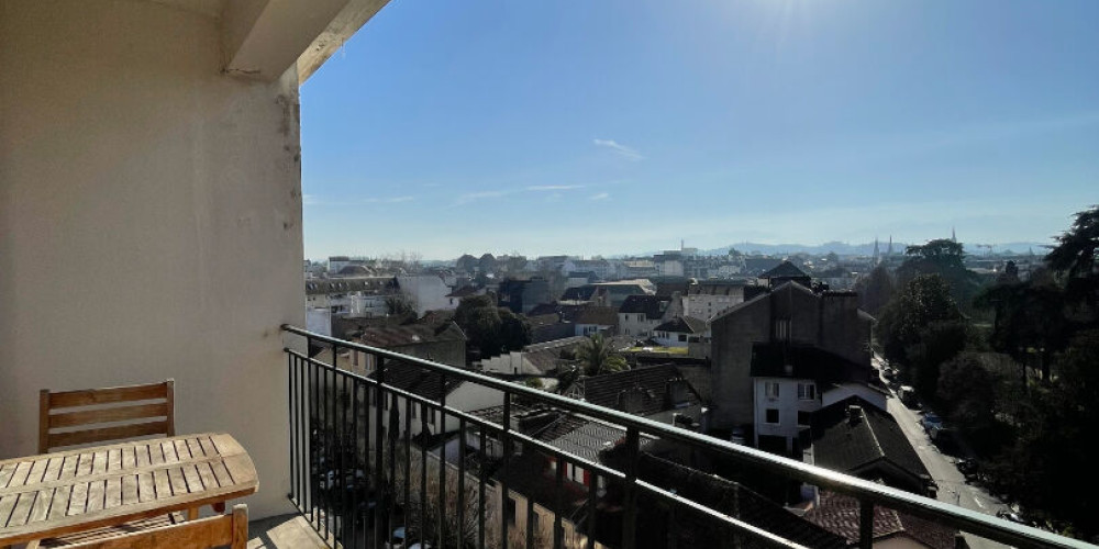appartement à PAU (64000)