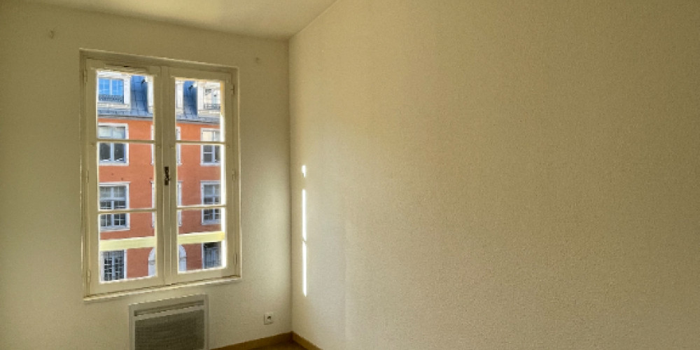 appartement à PAU (64000)