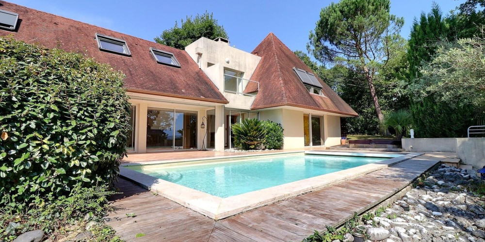 maison à PAU (64000)