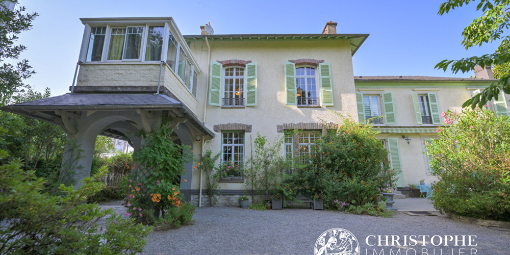 maison à PAU (64000)