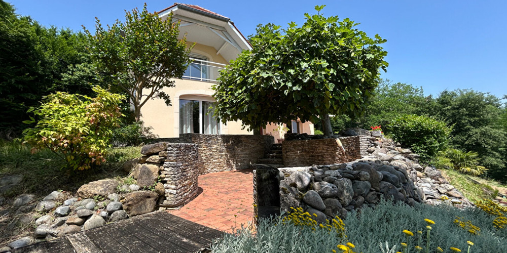 maison à PAU (64000)