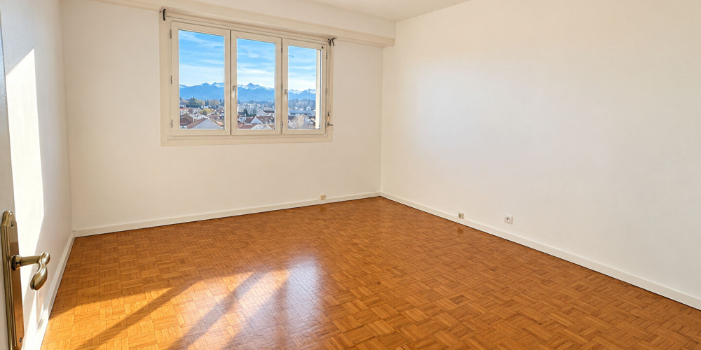 appartement à PAU (64000)