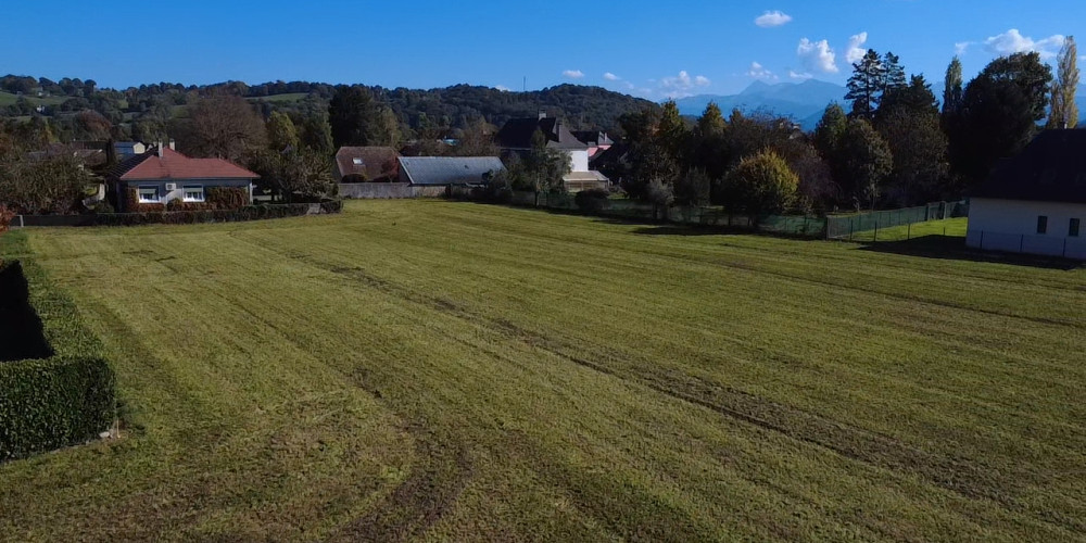 terrain à LAMARQUE PONTACQ (65380)
