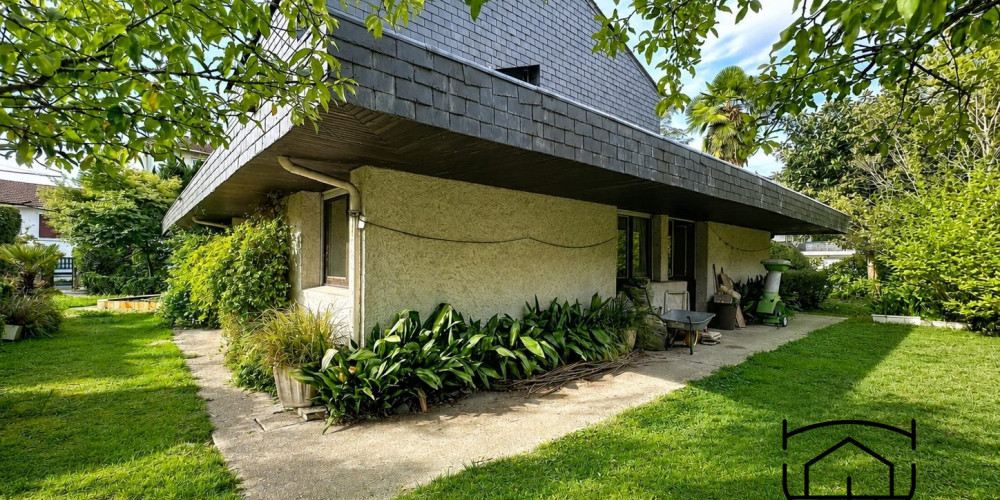 maison à PAU (64000)
