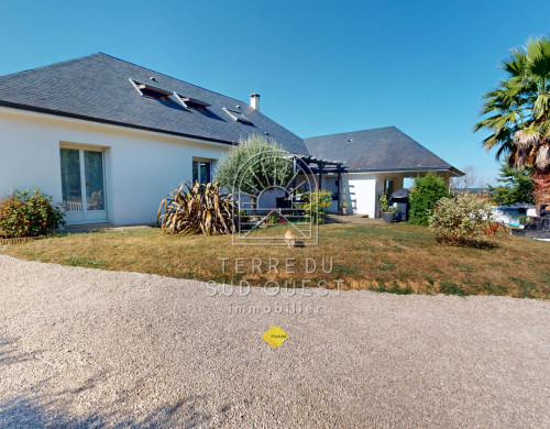 maison  LESCAR