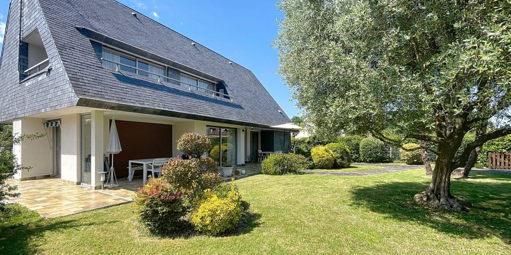 maison à PAU (64000)