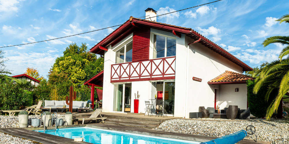maison à CAMBO LES BAINS (64250)