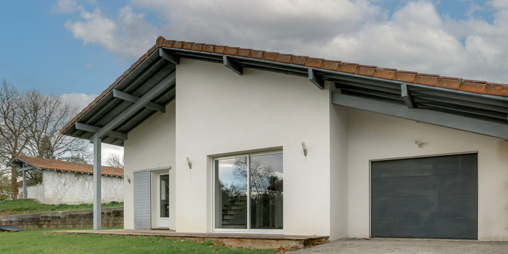 maison à BASSUSSARRY (64200)