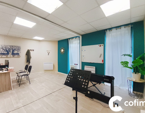 local commercial  PAU