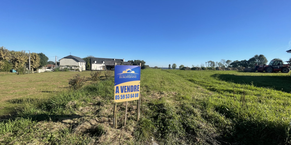 terrain à NAY (64800)