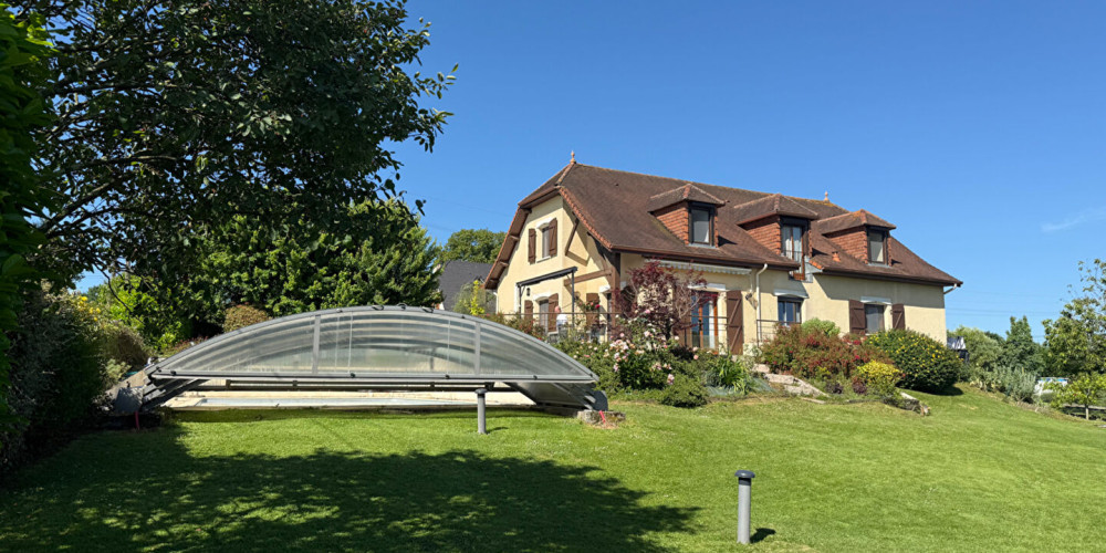 maison à PAU (64000)