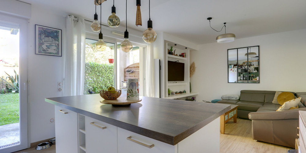 appartement à BASSUSSARRY (64200)