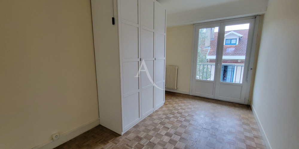 appartement à PAU (64000)