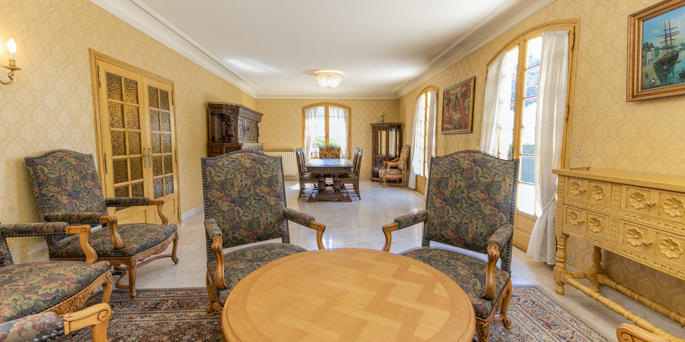 maison à PAU (64000)