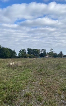 Terrain  TOURNOUS DEVANT