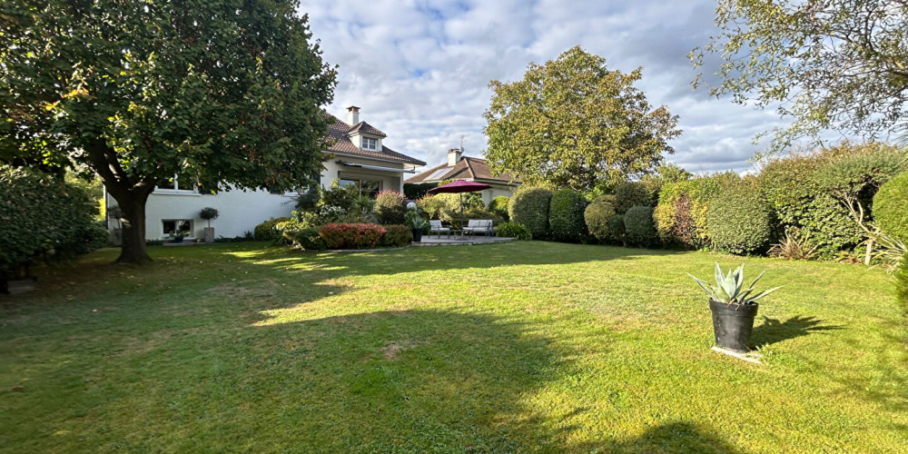 maison à PAU (64000)